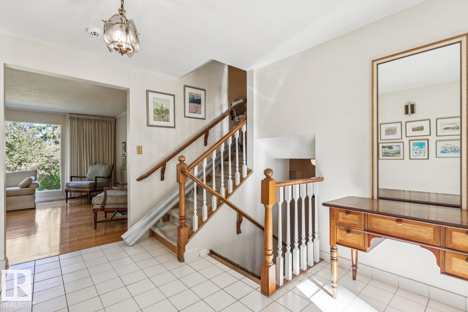 60 Quesnell Cr NW photo 5 — MLS® E4513248