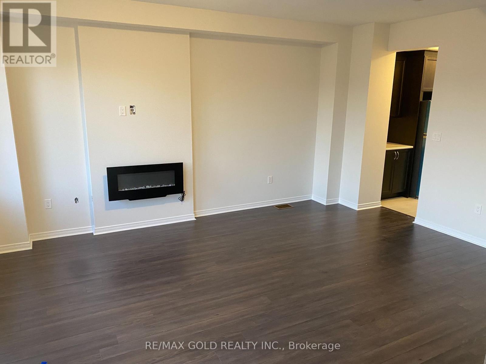 829 Atwater Path, Oshawa, ON photo 3