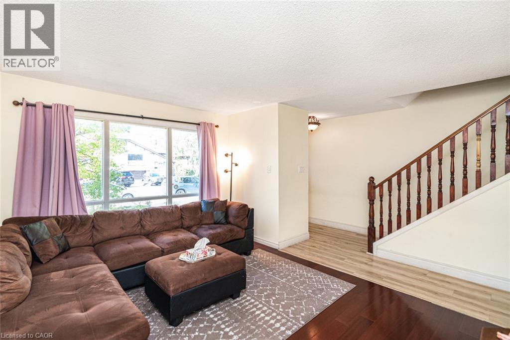 #5 2700 E BARTON Street E - 23