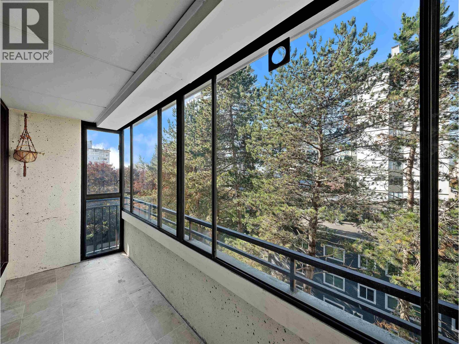 Photo of 503-504 1725 PENDRELL STREET 28
