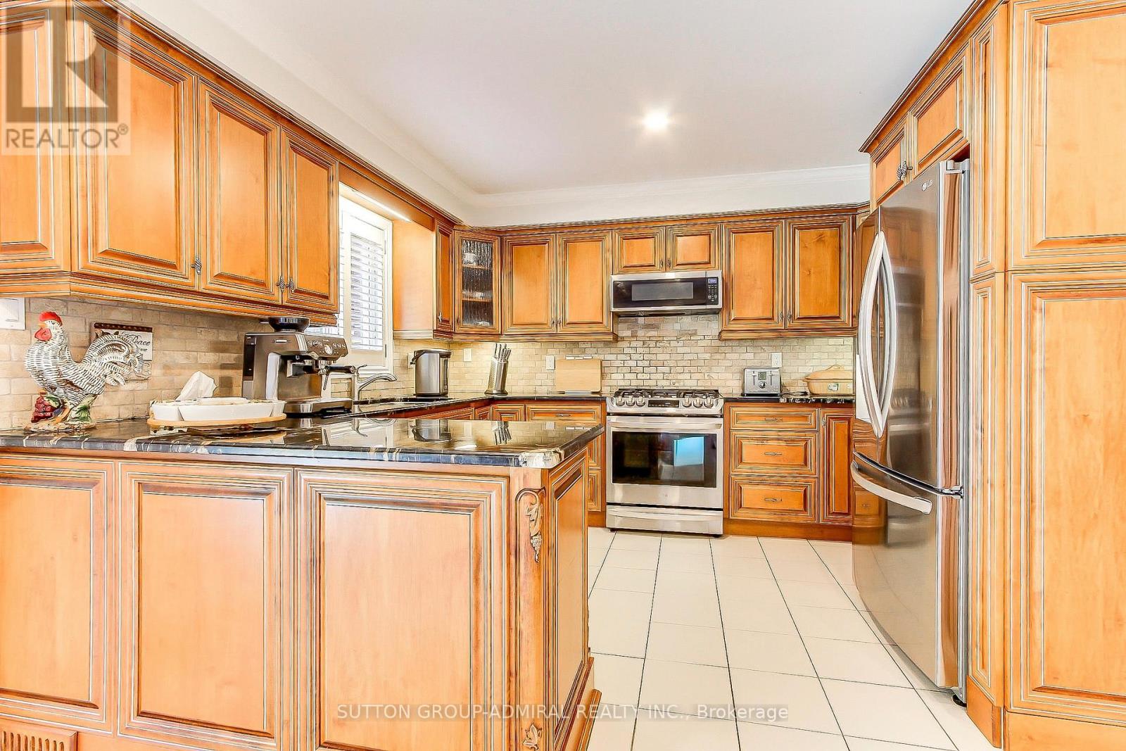 322 Harry Beer Court, Newmarket, ON photo 12