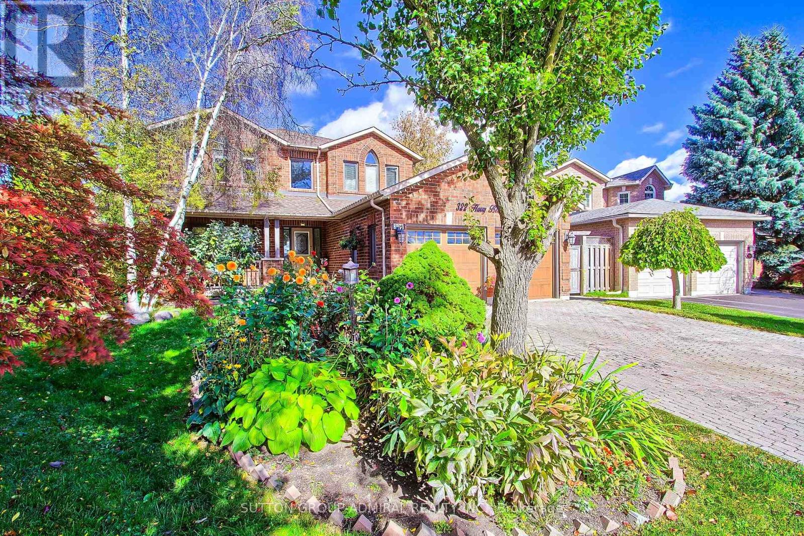 322 Harry Beer Court, Newmarket, ON photo 2