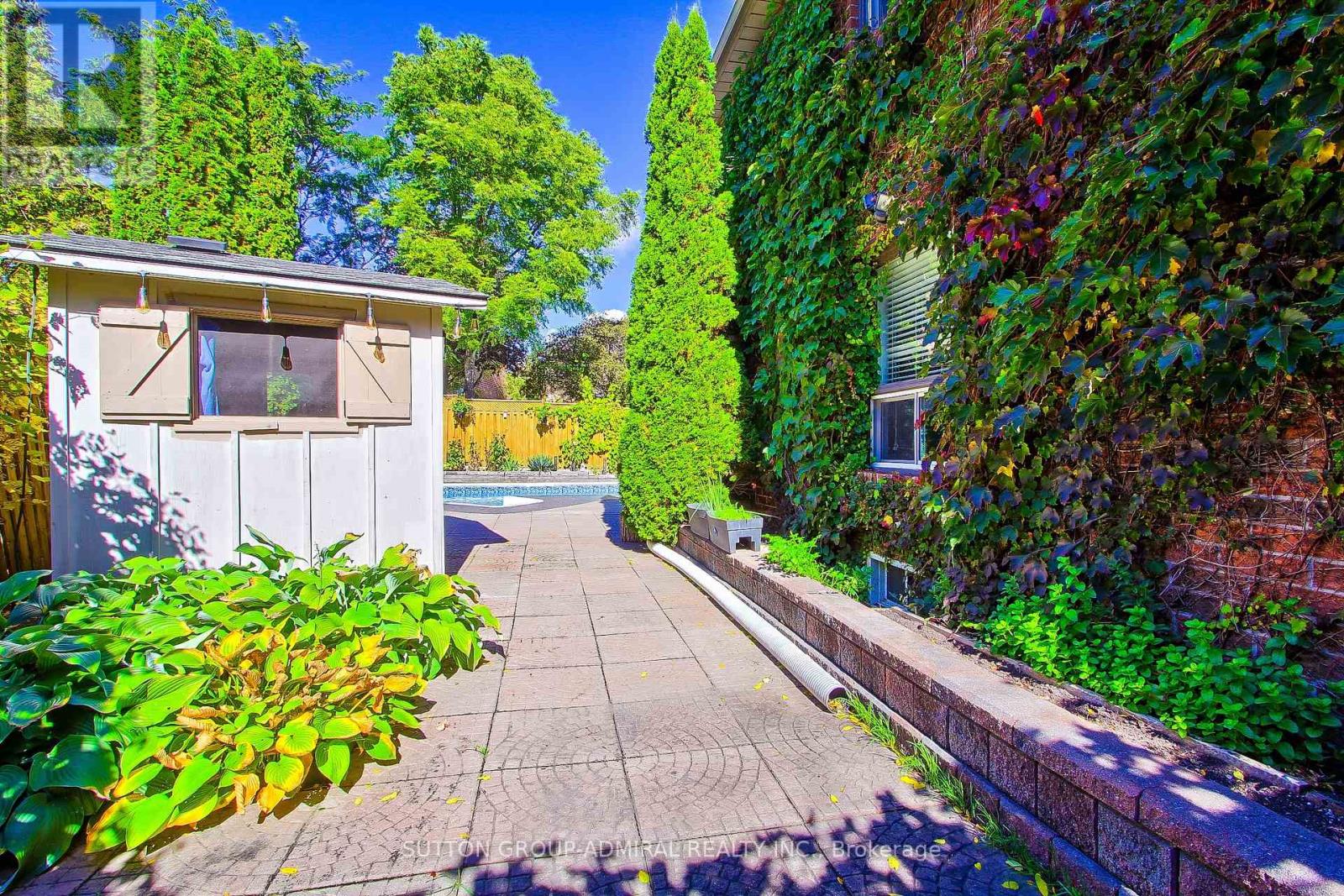 322 Harry Beer Court, Newmarket, ON photo 49