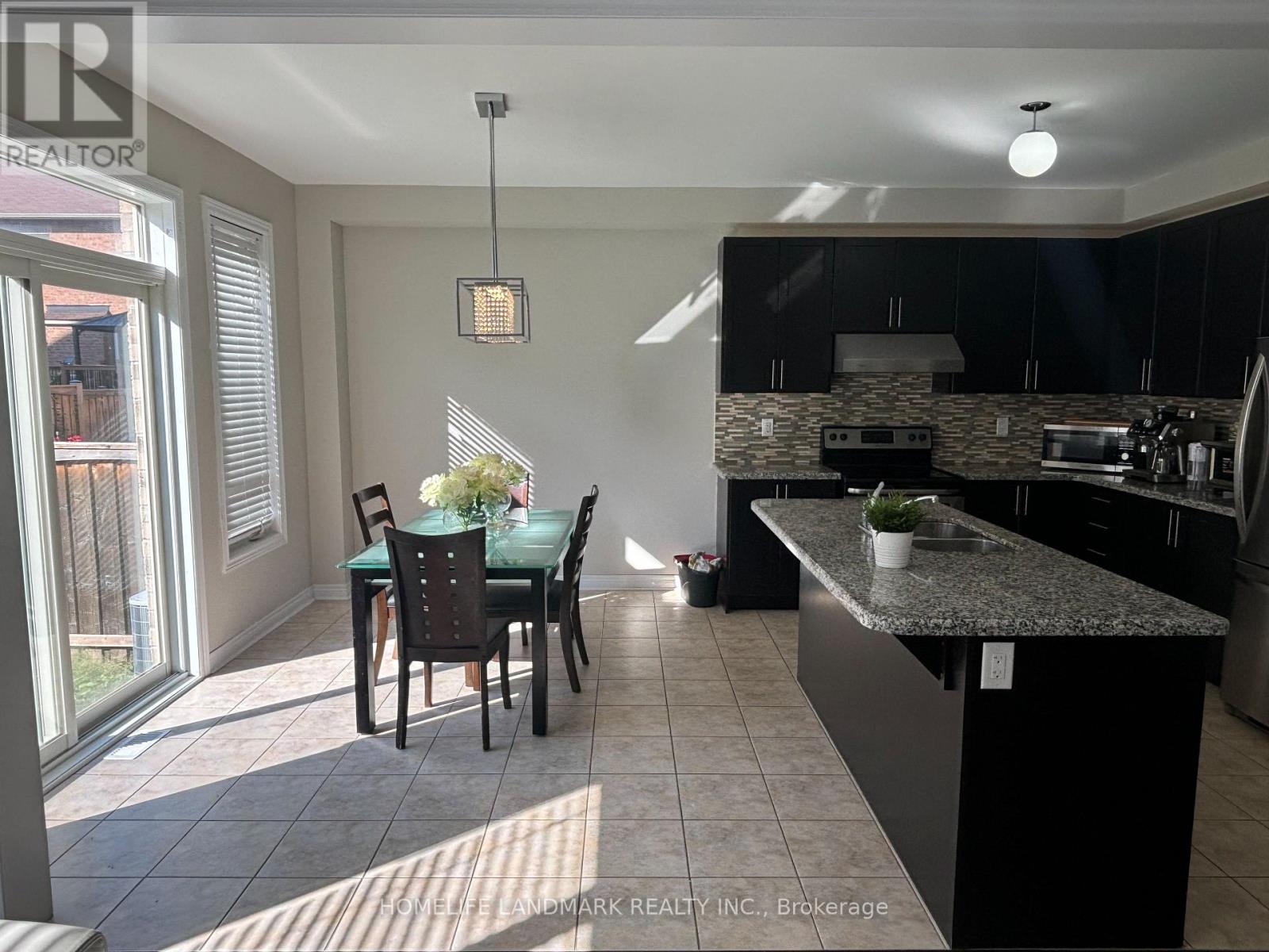 49 Holst Avenue — photo 4