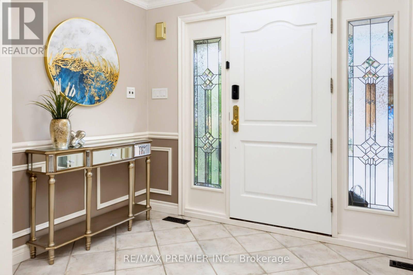 35 YELLOW PINE CRESCENT - 3