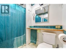 1172 Clifton Avenue, Moose Jaw, SK S6H3L5 Photo 33