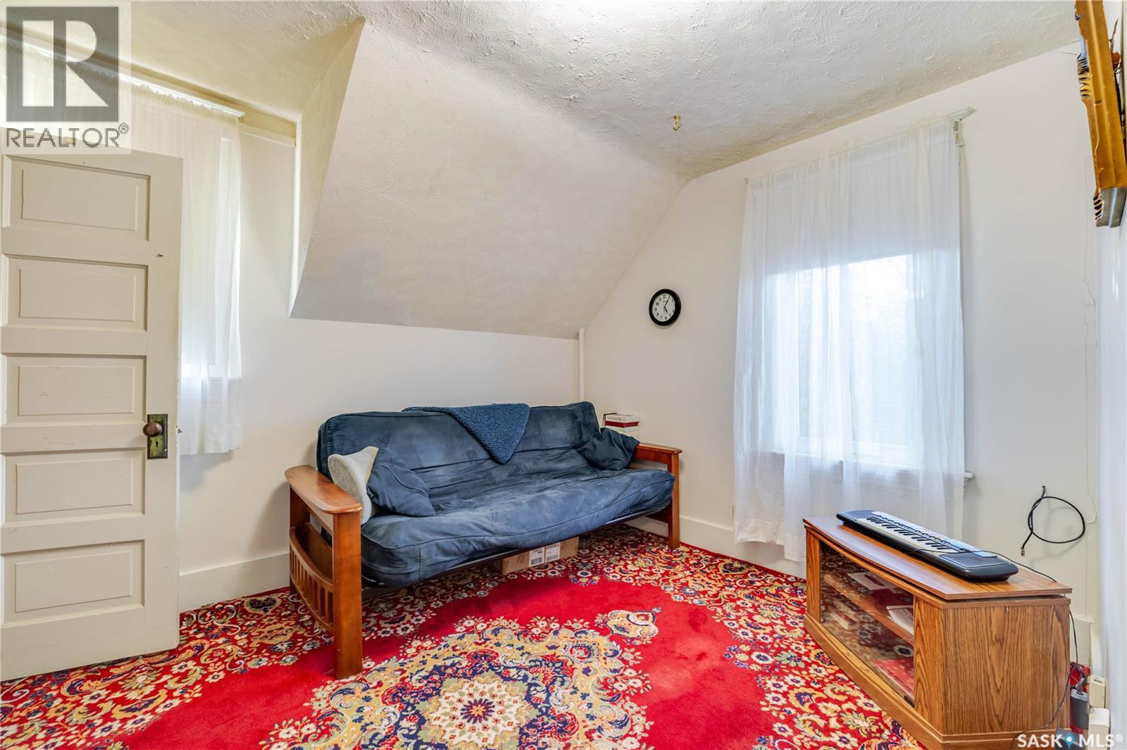 1172 Clifton AVENUE - 44