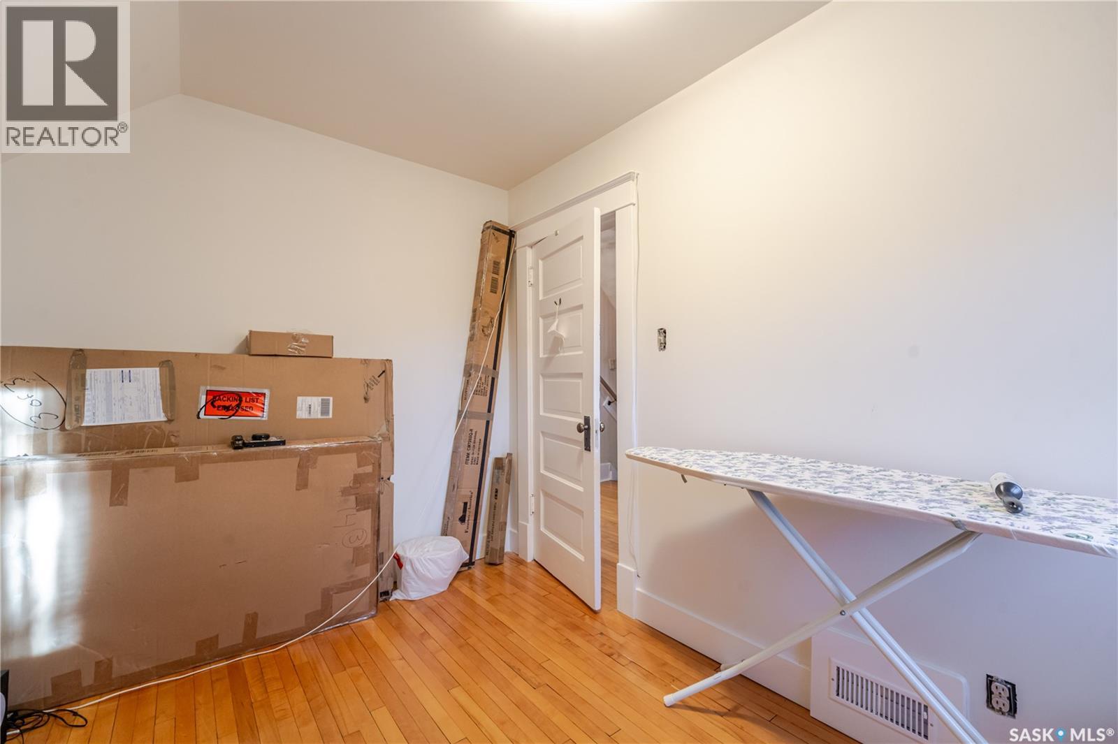 1172 Clifton AVENUE - 36