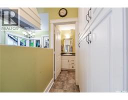1172 Clifton Avenue, Moose Jaw, SK S6H3L5 Photo 20