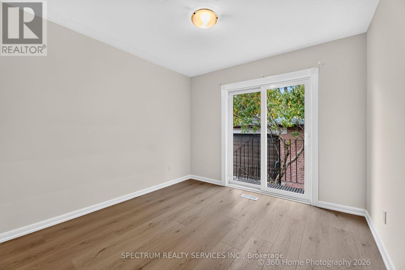37 Newlin Crescent — photo 17
