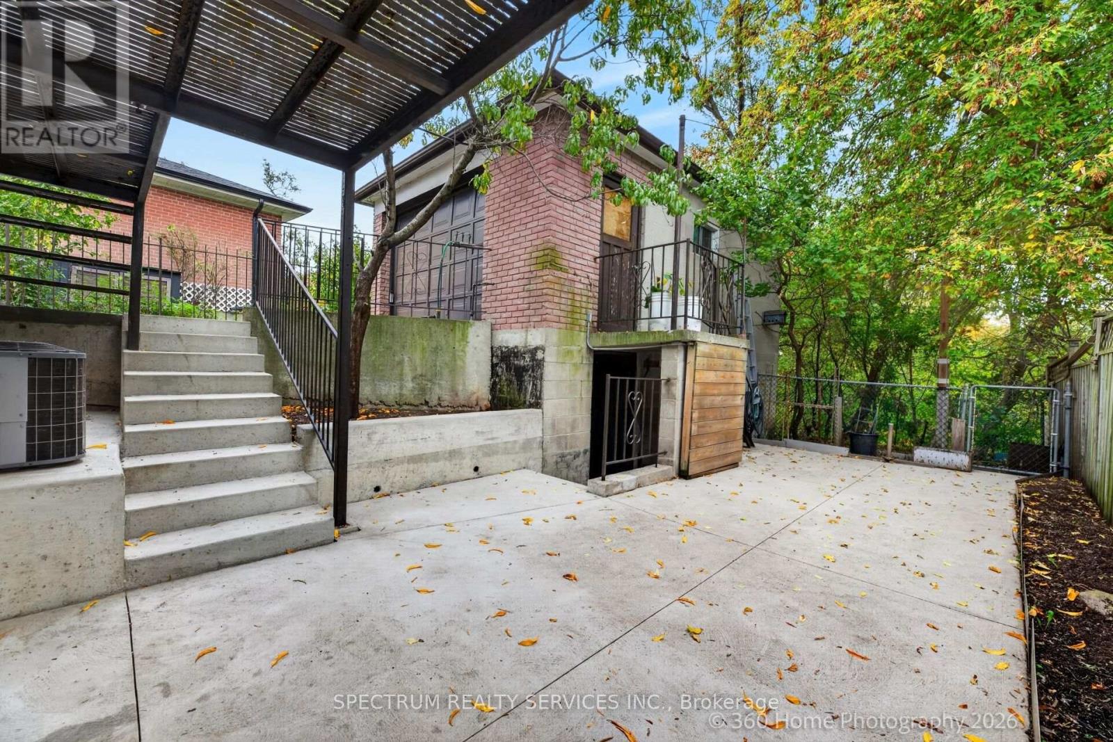 37 NEWLIN CRESCENT - 29