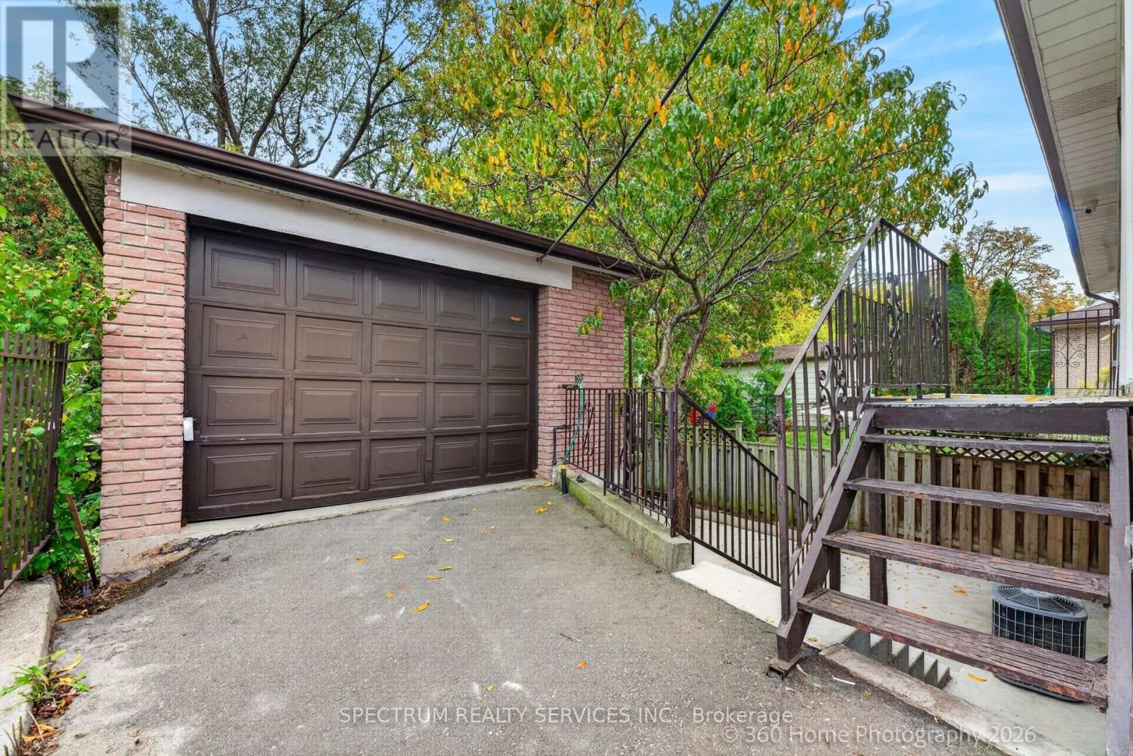 37 Newlin Crescent — photo 35