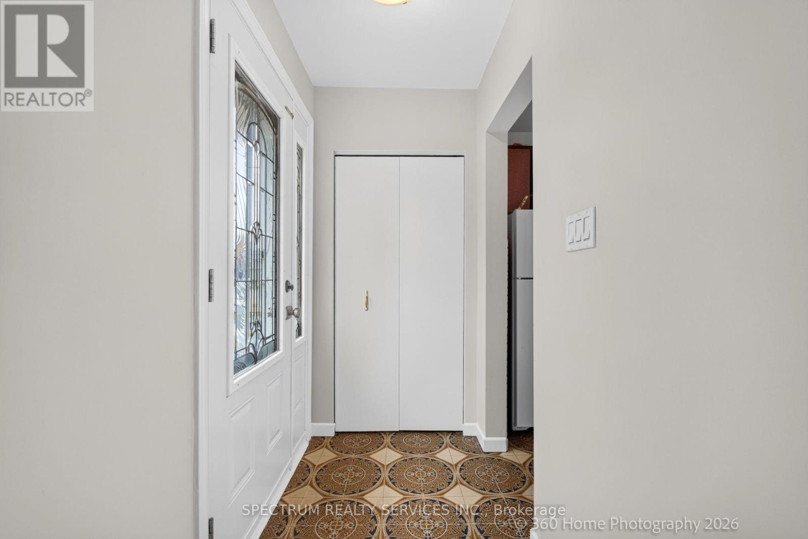 37 NEWLIN CRESCENT - 6