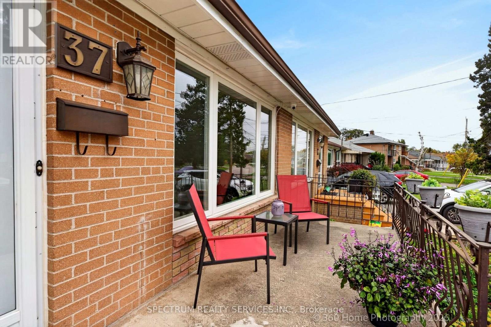 37 NEWLIN CRESCENT - 4