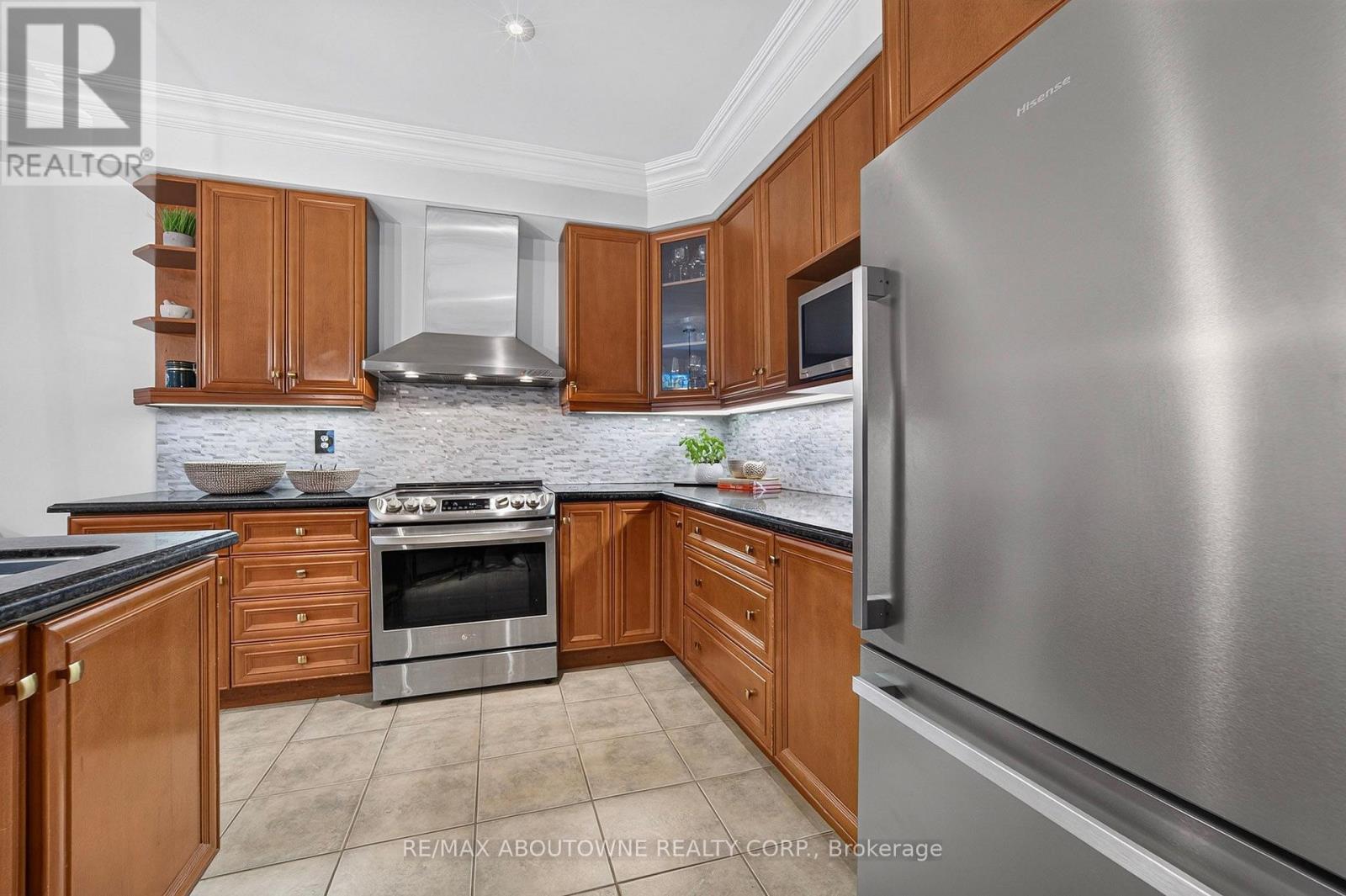 2447 Highmount Crescent, Oakville, ON photo 13