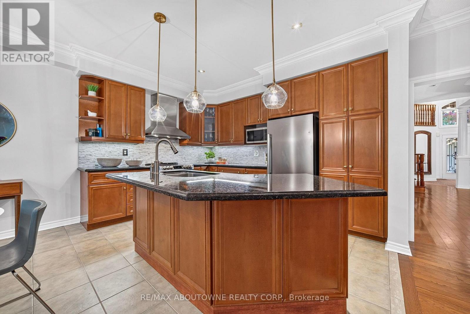 2447 Highmount Crescent, Oakville, ON photo 14