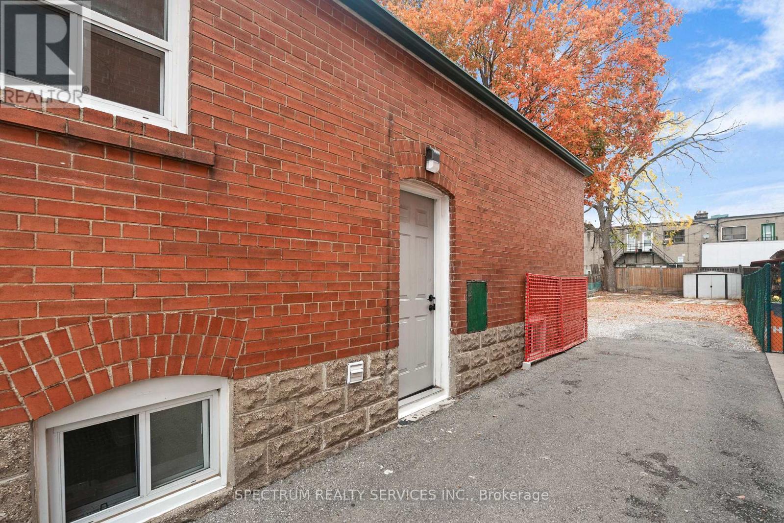 11 Vimy Avenue, Toronto, ON photo 21