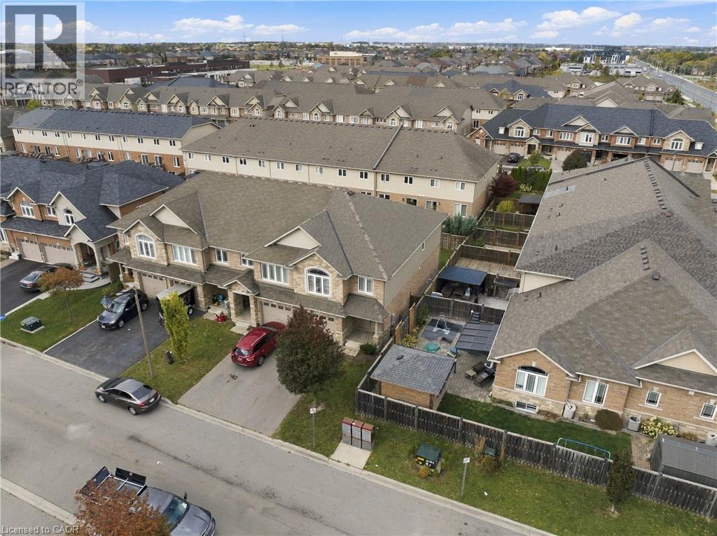 82 Charleswood Crescent — photo 32