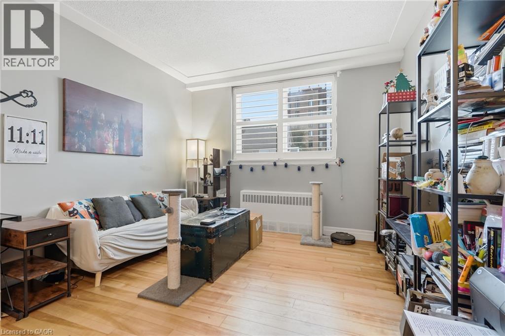 802 King Street West — photo 12