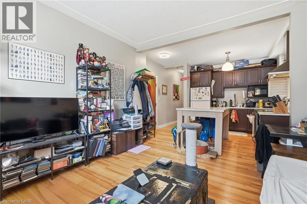 802 King Street West — photo 13