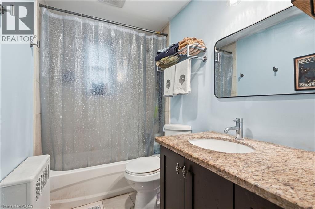 802 King Street West — photo 22
