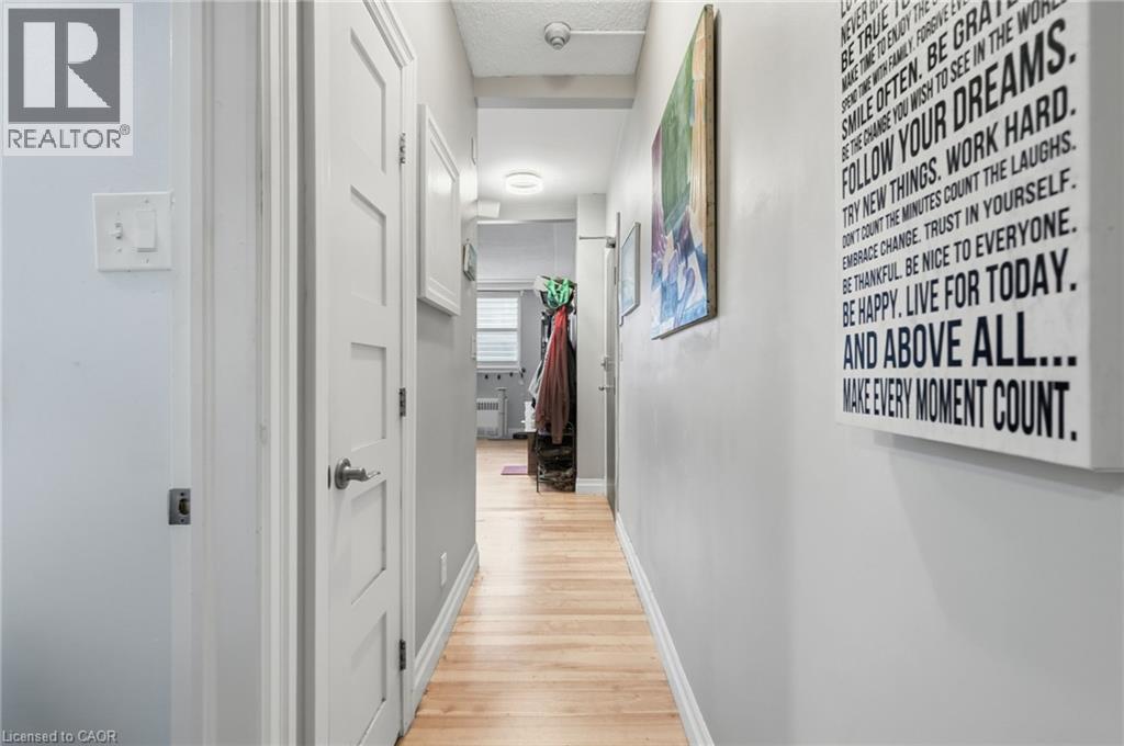 802 King Street West — photo 23