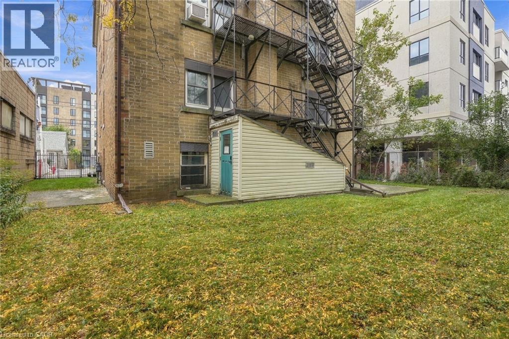 802 King Street West — photo 28