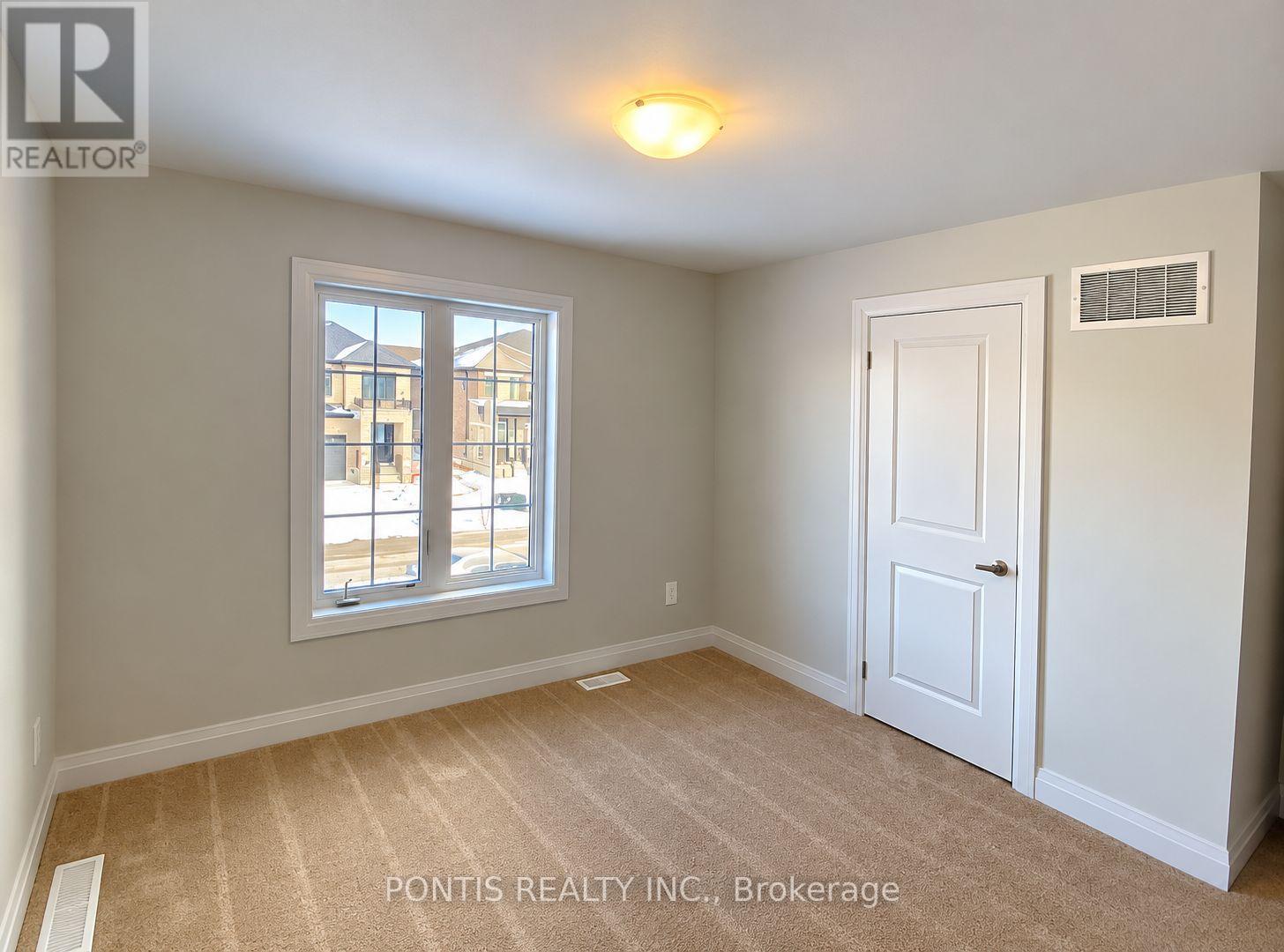 11 CORLEY STREET, Kawartha Lakes (Lindsay) — photo 3