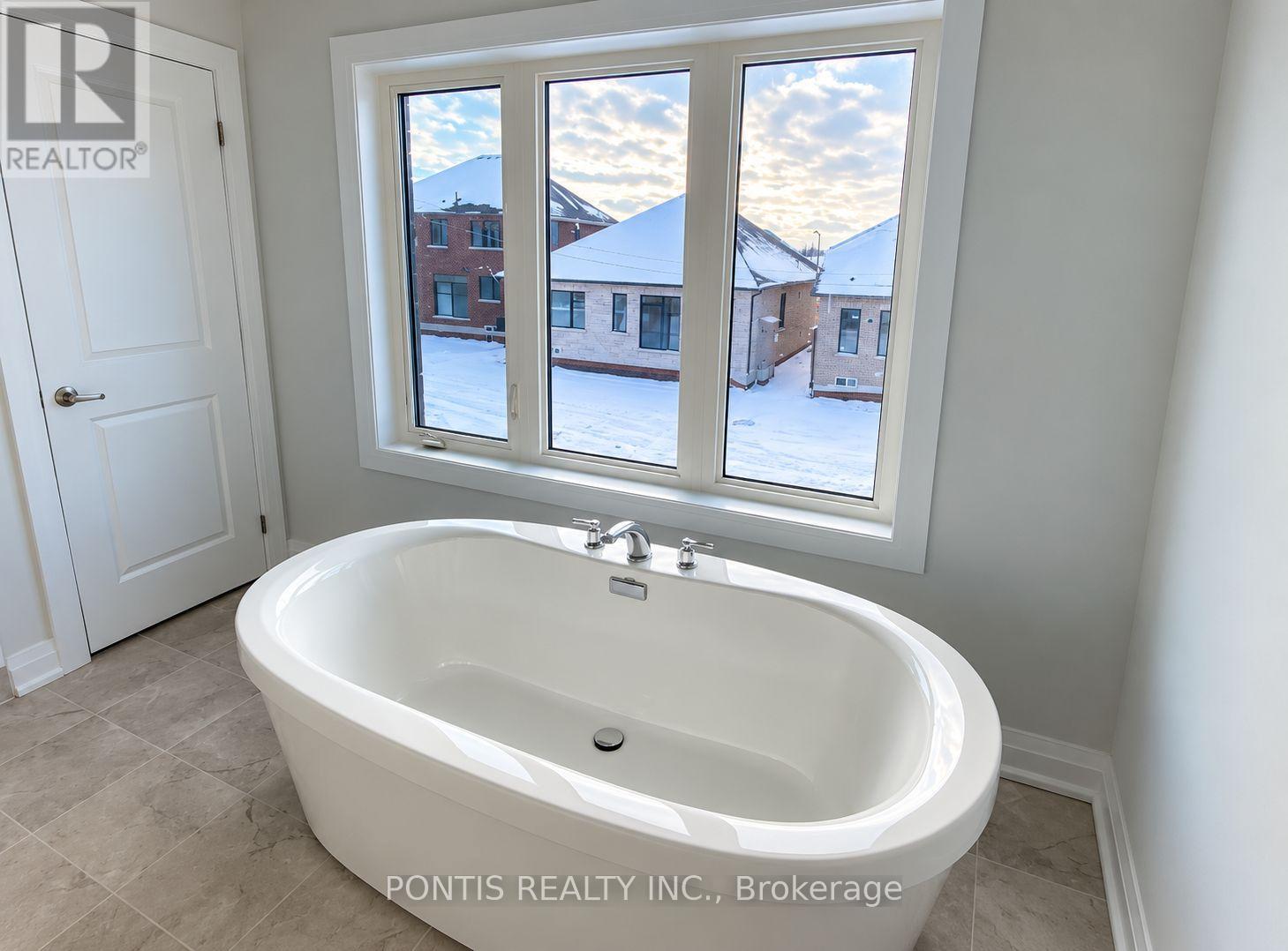 11 CORLEY STREET, Kawartha Lakes (Lindsay) — photo 5