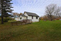 100 Seventh Avenue Se, Teulon, MB R0C3B0 Photo 9