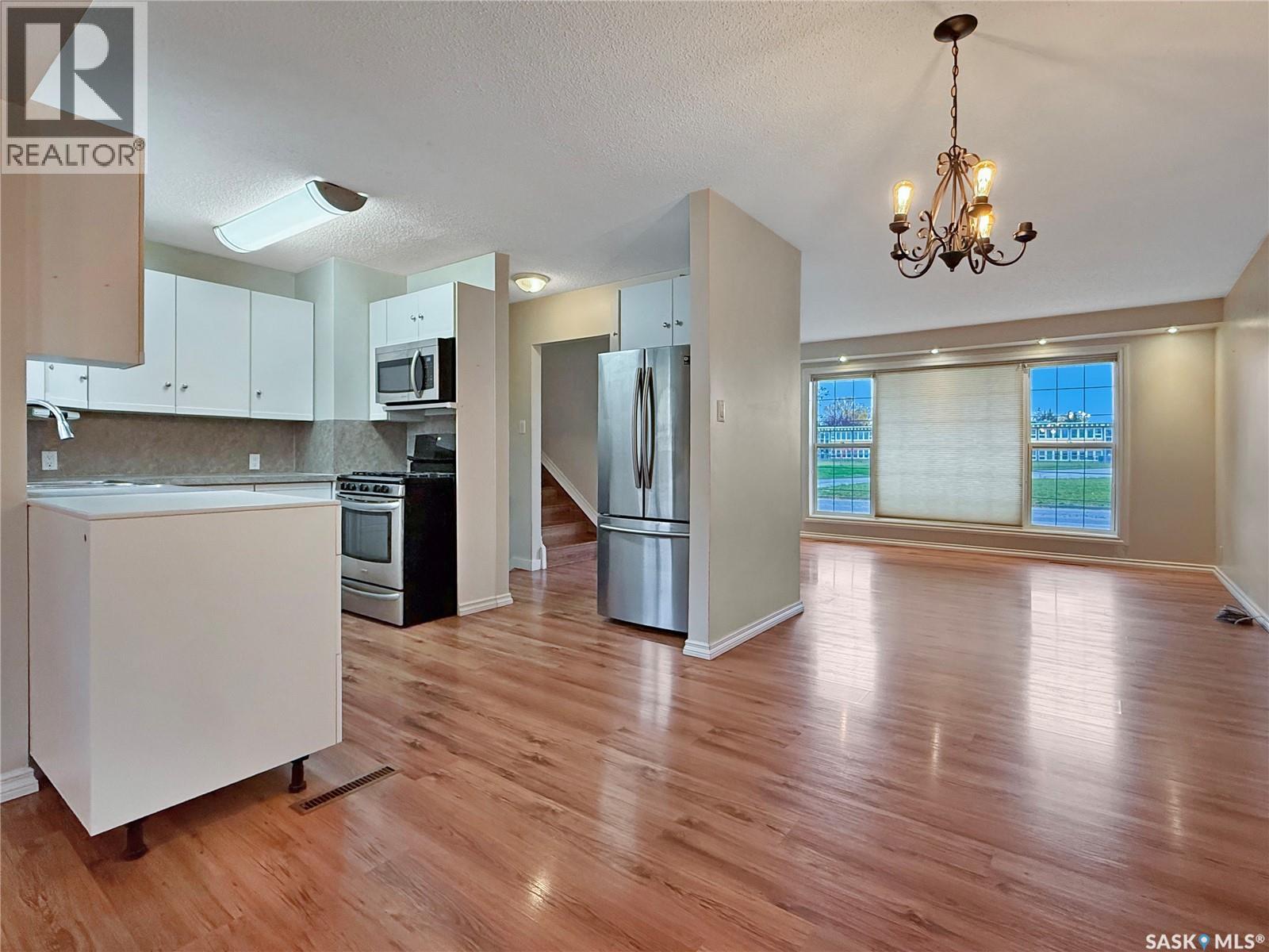 943 11th AVENUE NE, Swift Current — photo 5