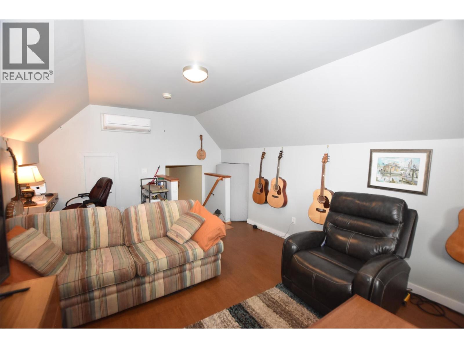 430 Hummingbird Avenue, Vernon - Image 1