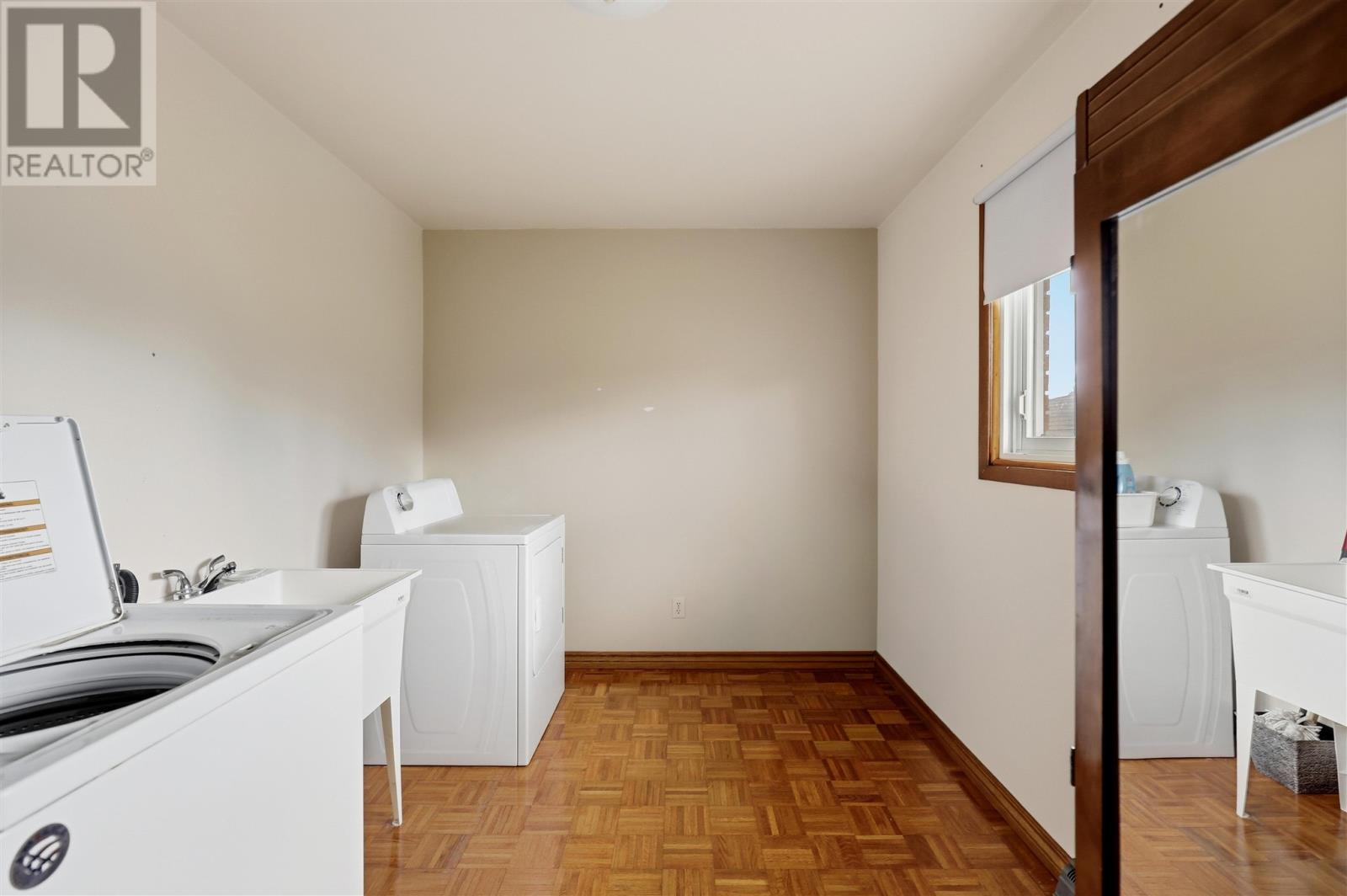 3 Dawson Ave — photo 17