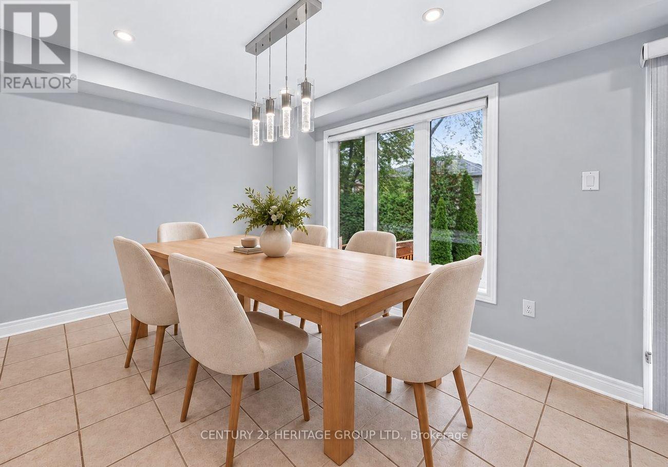 378 Spruce Grove Crescent, Newmarket, ON photo 9