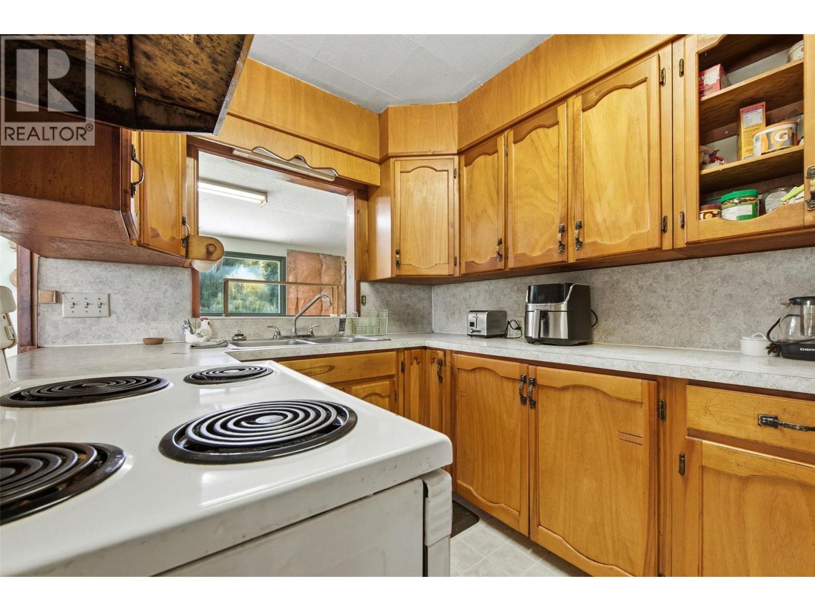 2613 Lumby Mabel Lake Road - 23