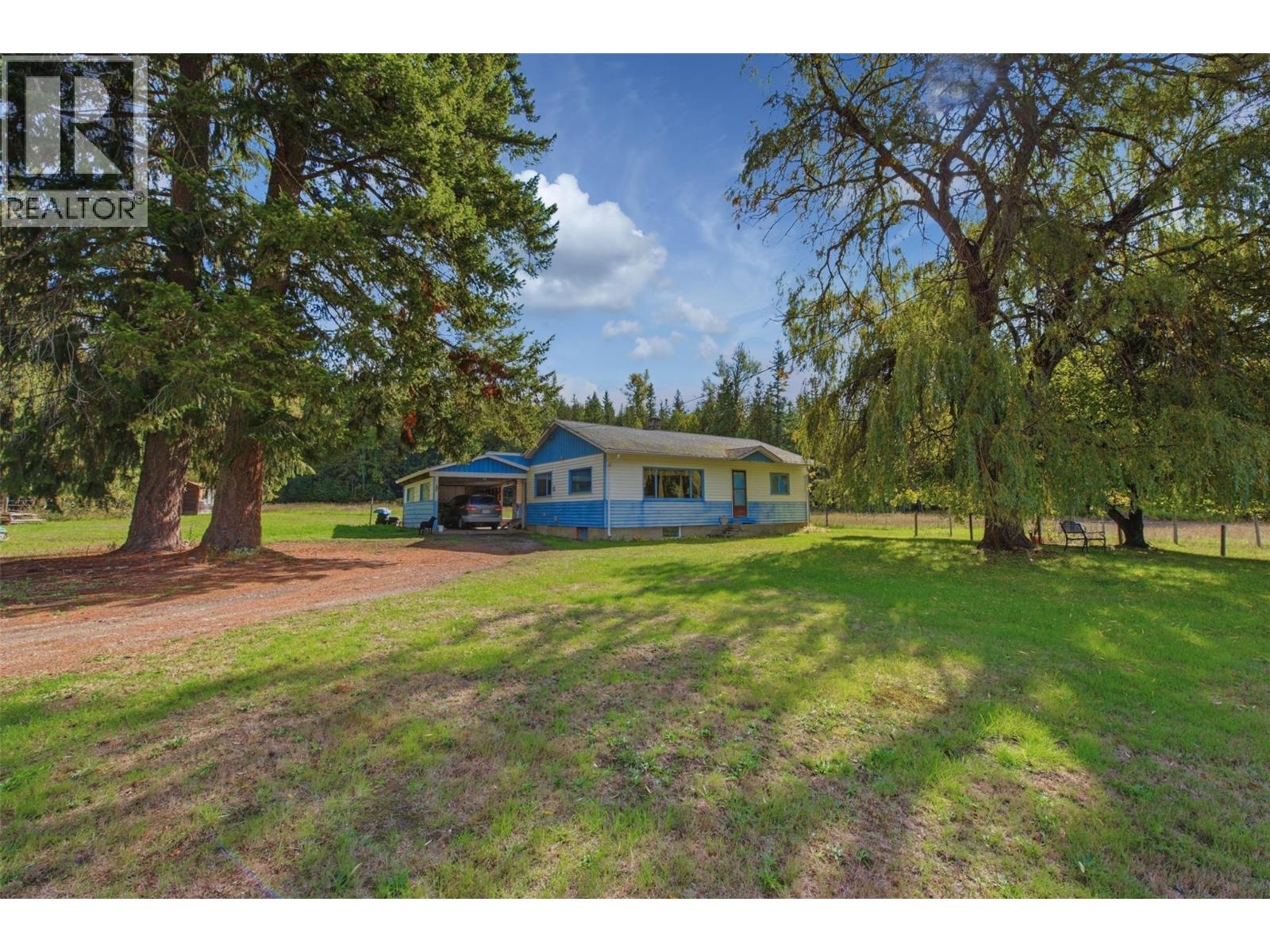 2613 Lumby Mabel Lake Road photo 4