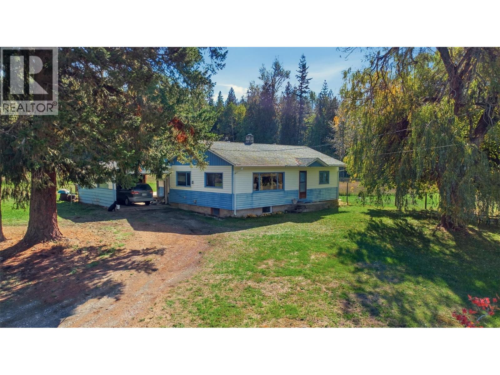 2613 Lumby Mabel Lake Road photo 5