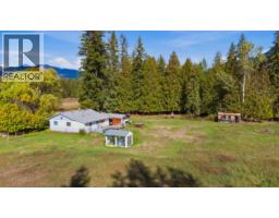 2613 Lumby Mabel Lake Road, Lumby, BC V0E2G6 Photo 11