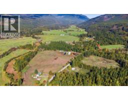 2613 Lumby Mabel Lake Road, Lumby, BC V0E2G6 Photo 18