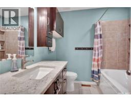 2017 9th Street, Rosthern, SK S0K4R0 Photo 12
