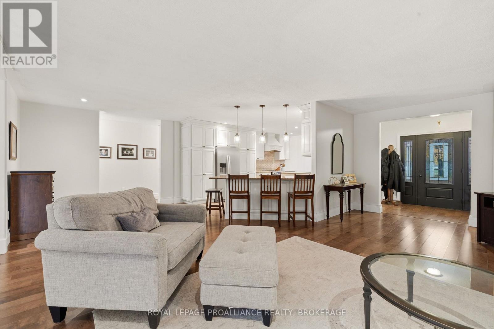 5403 Holmes Road — photo 10