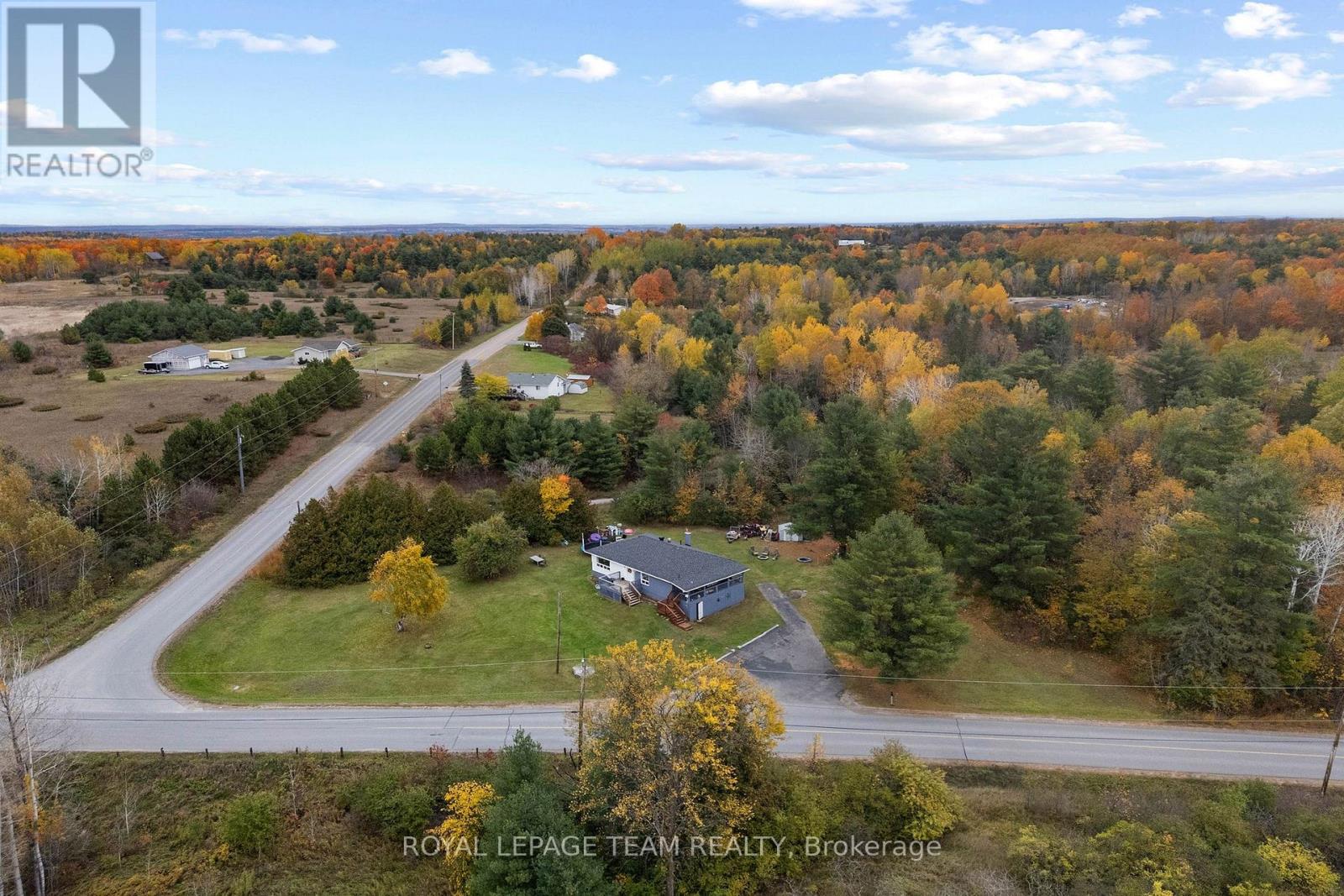 2380 Johnston Road — photo 4