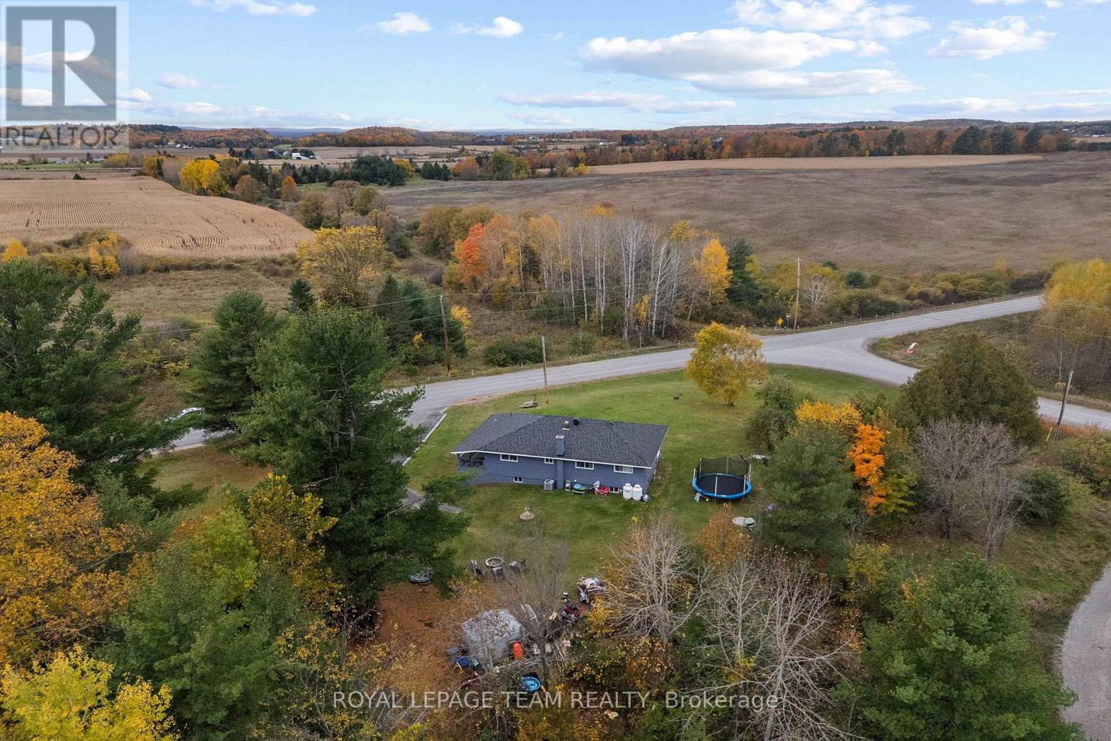 2380 Johnston Road — photo 41