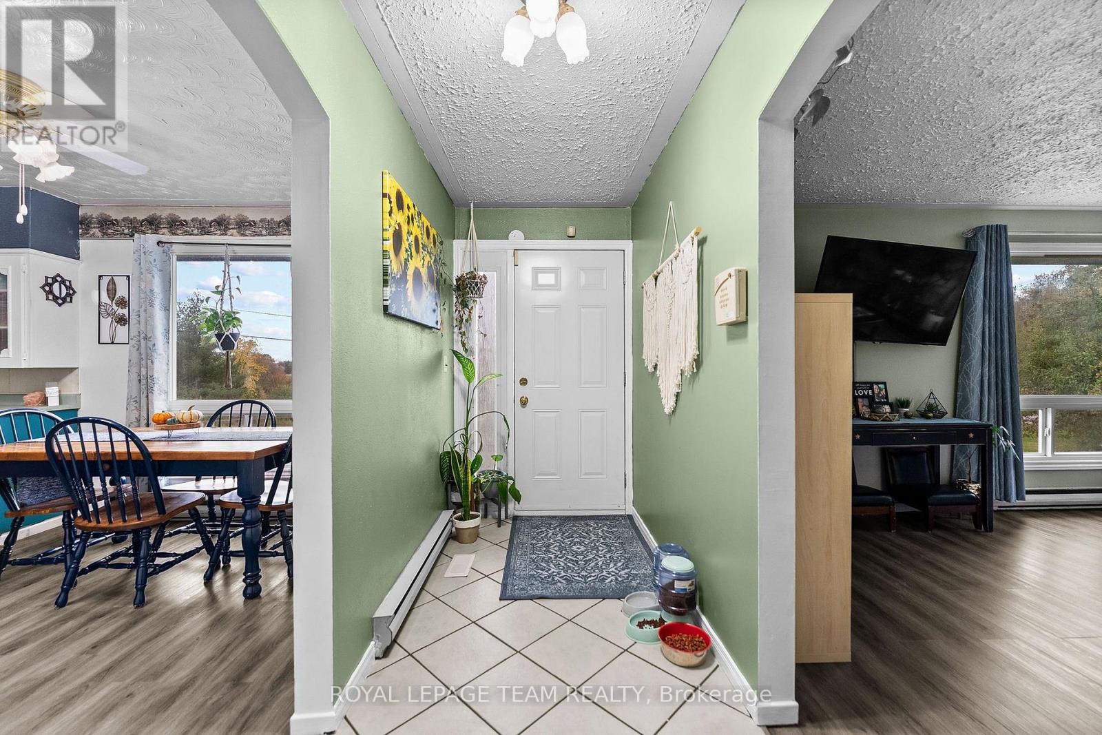 2380 Johnston Road — photo 7