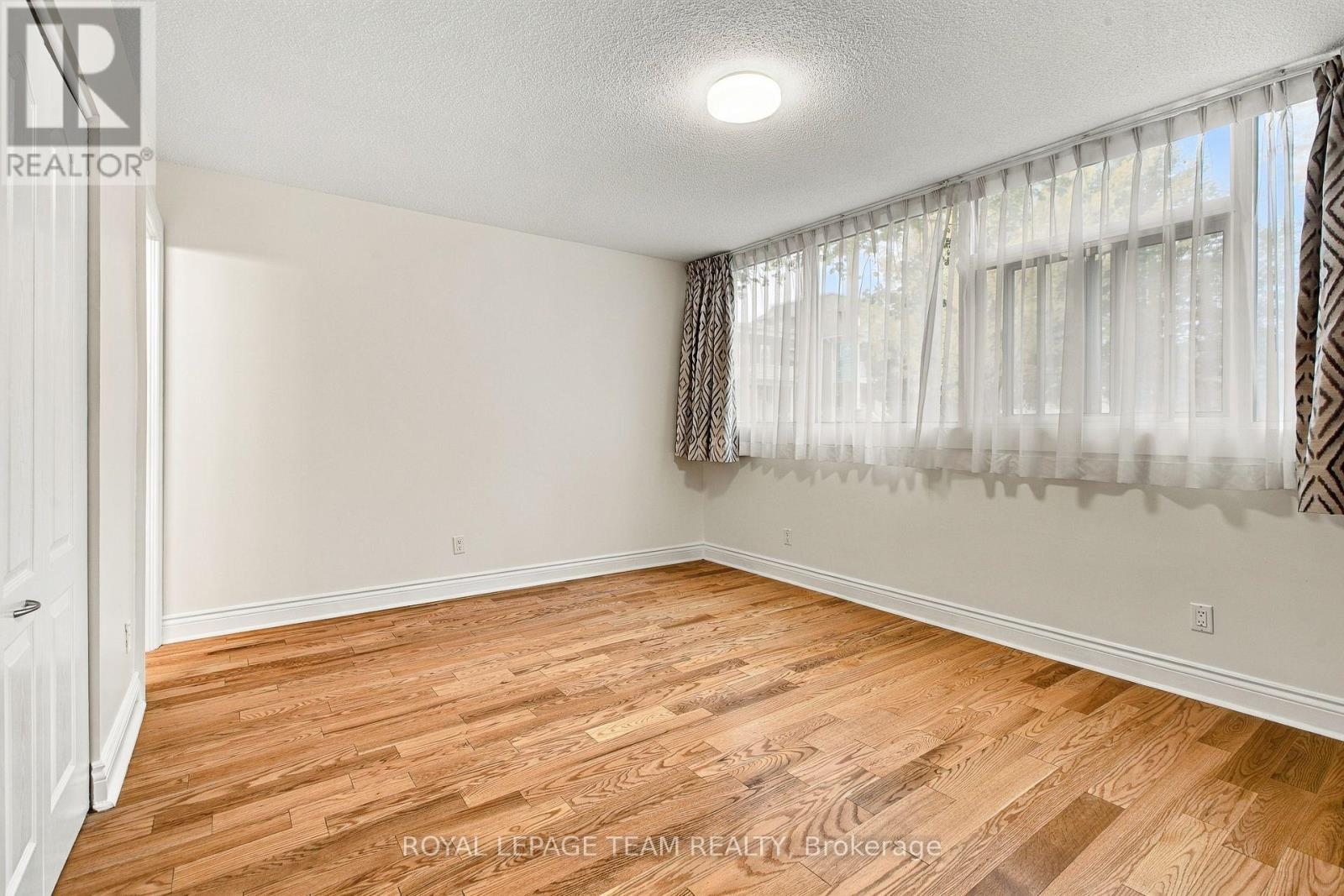 60 Mcleod Street — photo 27