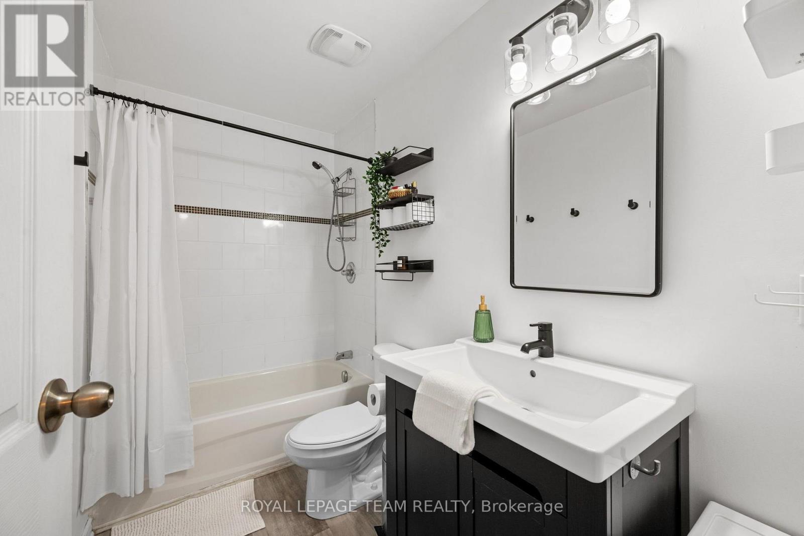 61 Mcclintock Way — photo 11