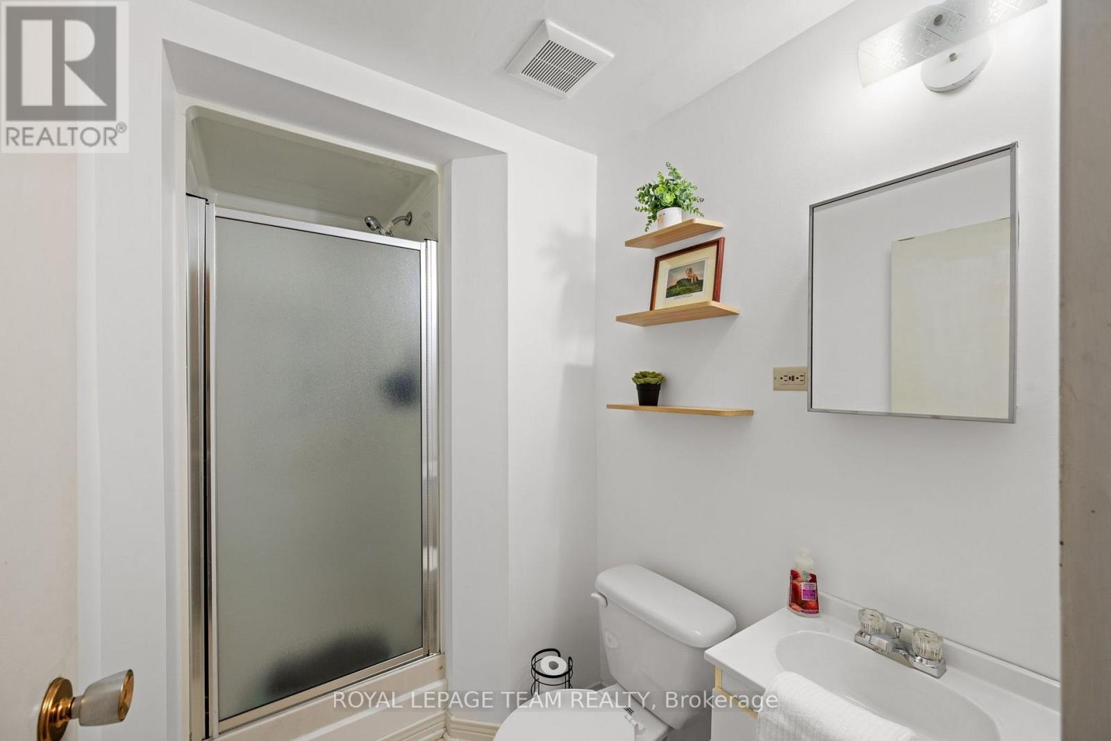 61 Mcclintock Way — photo 20