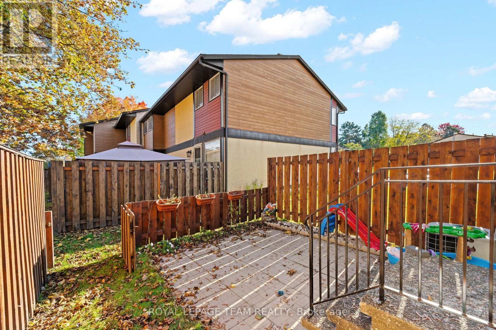 61 Mcclintock Way — photo 21