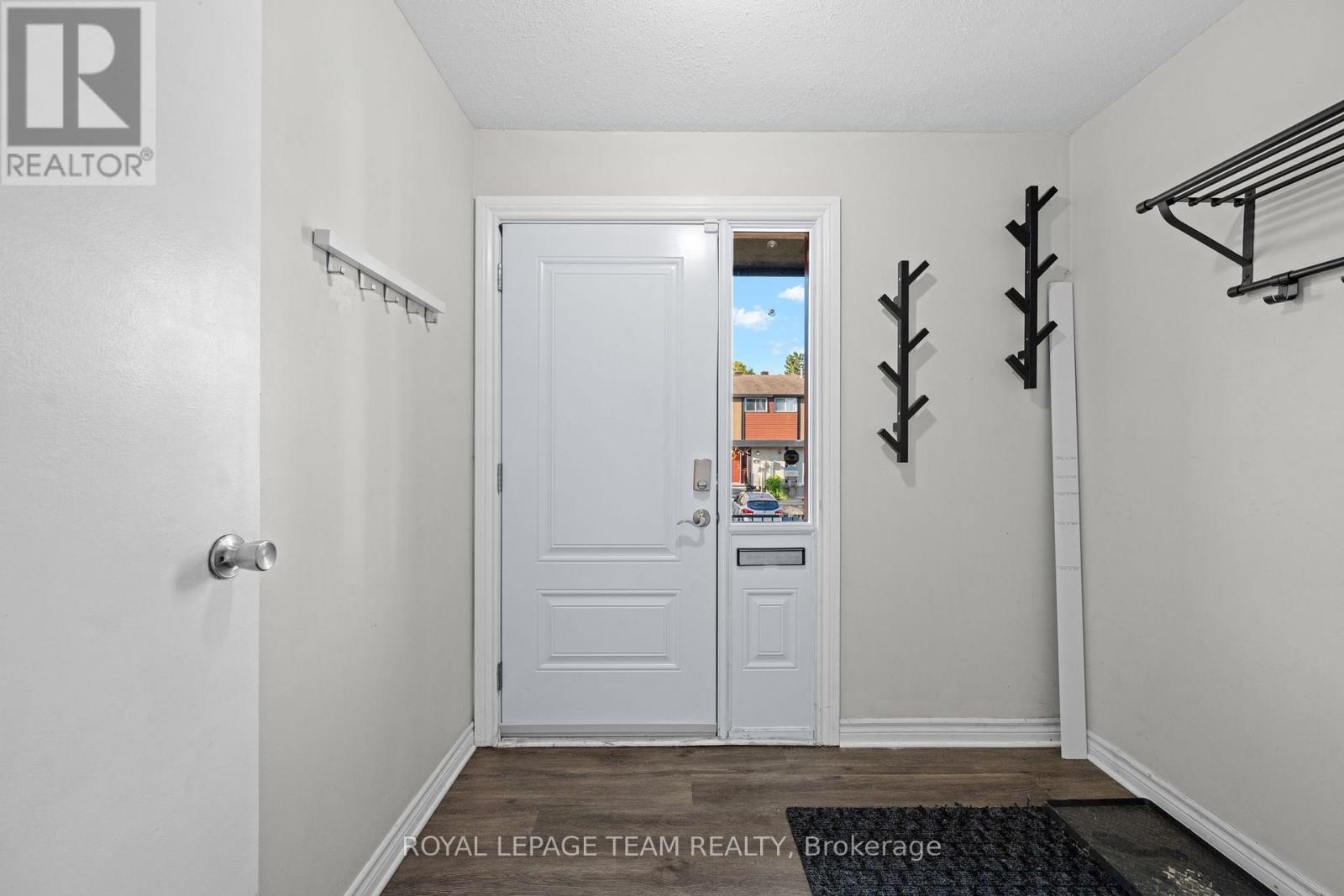 61 Mcclintock Way — photo 24