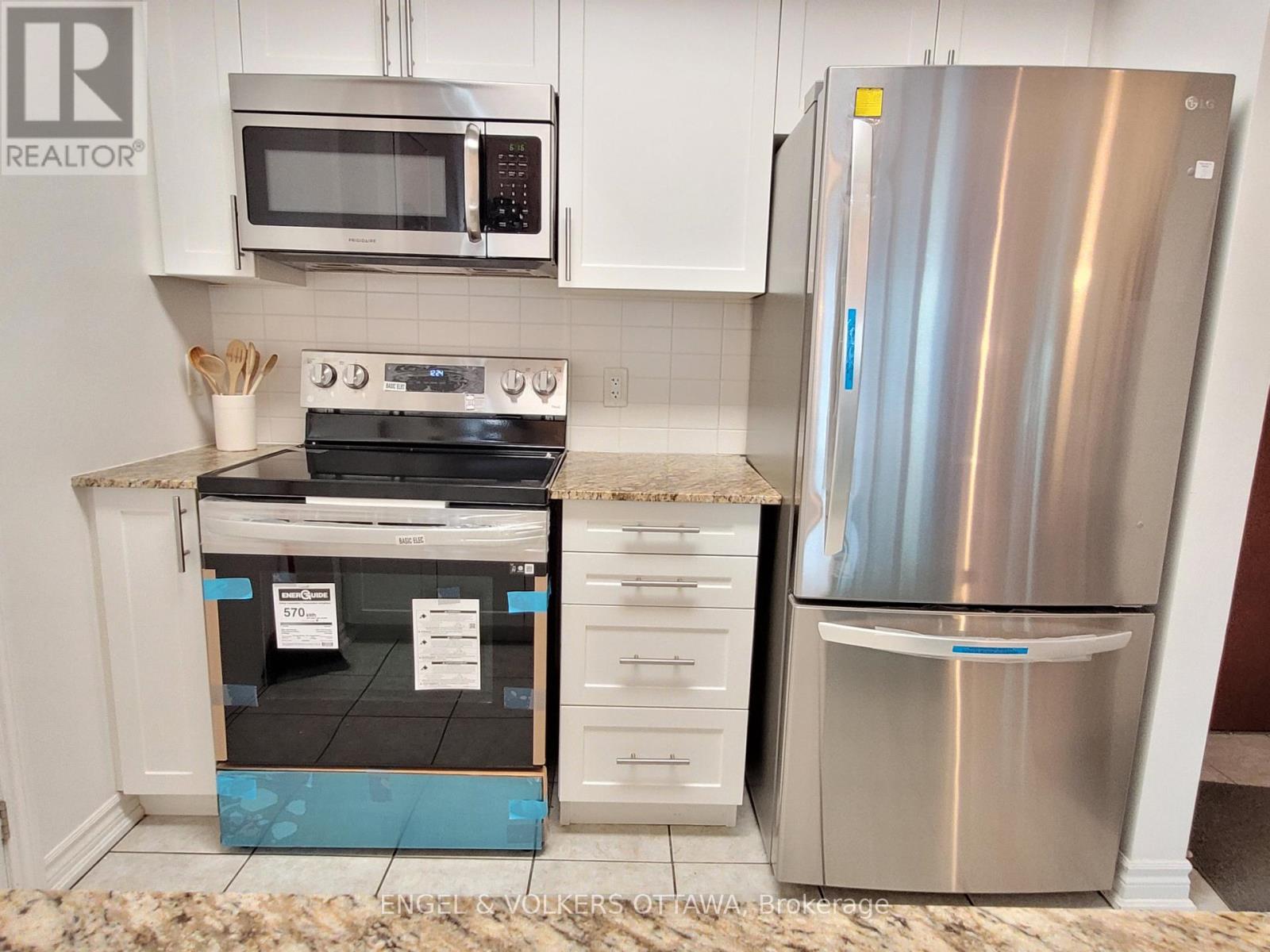 234 Rideau Street — photo 8